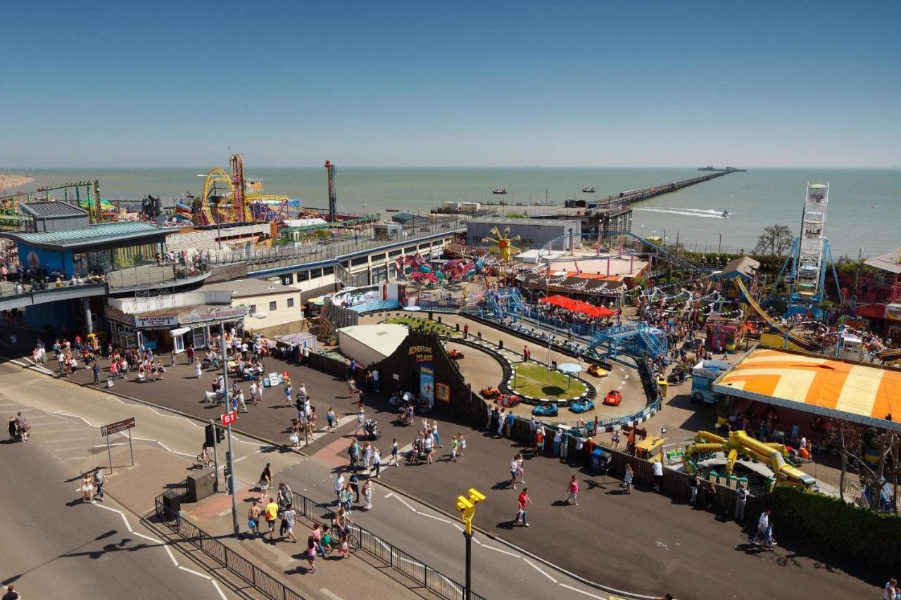 Seafront Suites - Close To Beach, Train Station & Southend Airport เซาเทนด์ ออน ซี ภายนอก รูปภาพ