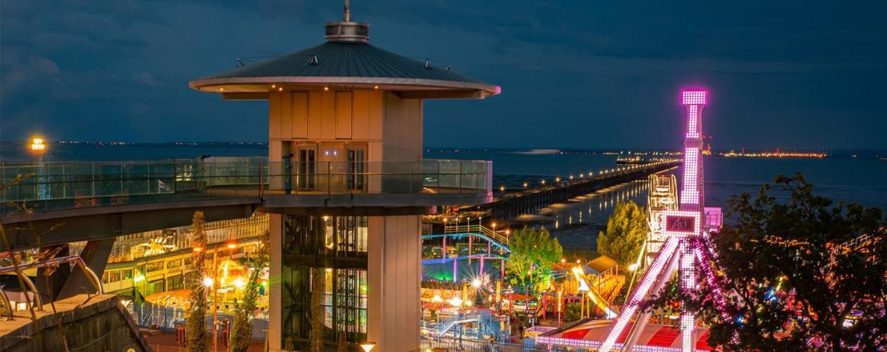 Seafront Suites - Close To Beach, Train Station & Southend Airport เซาเทนด์ ออน ซี ภายนอก รูปภาพ